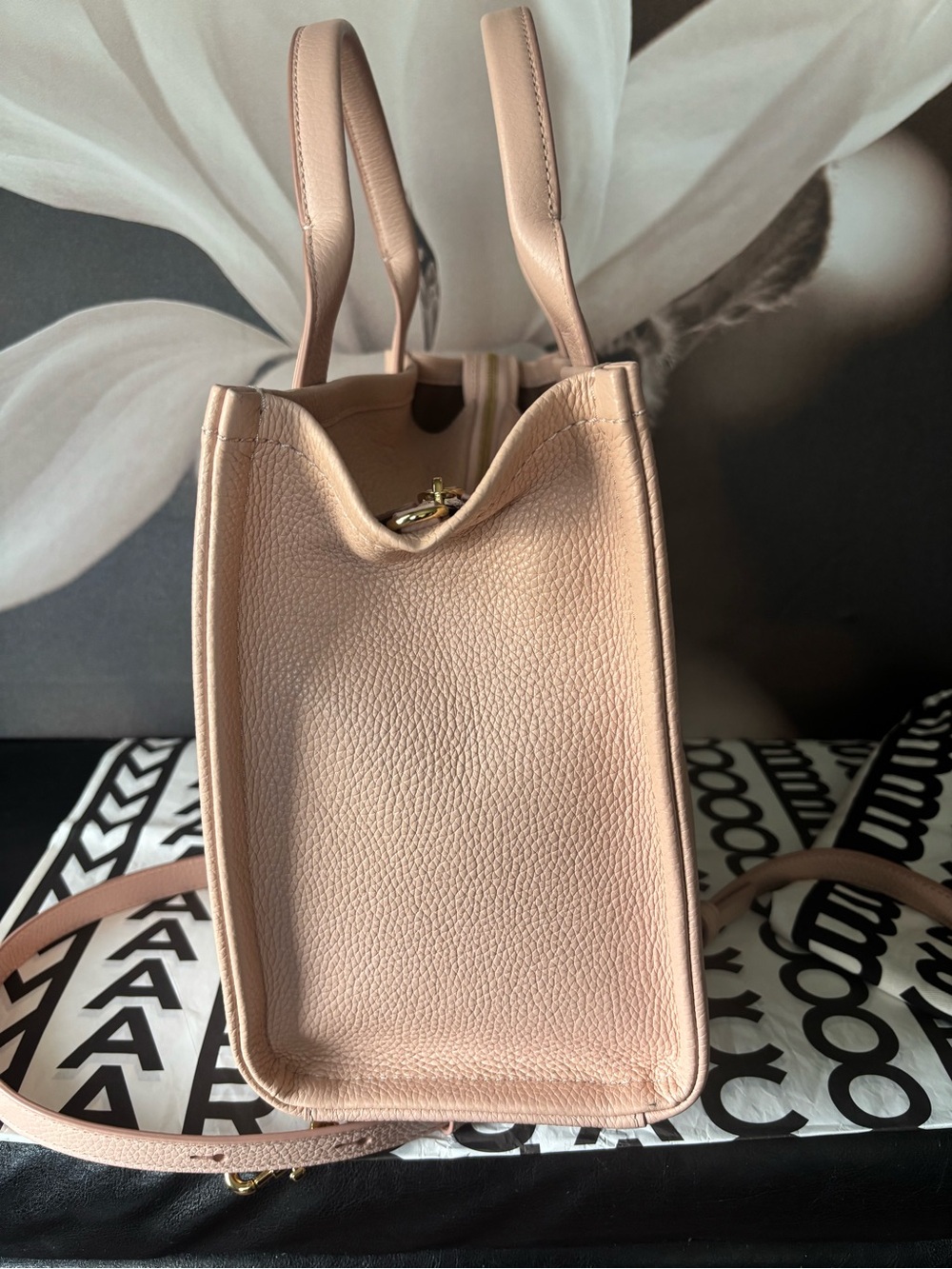 Marc Jacobs The Tote Bag in Blush Pink Leather MEDIUM - Picture 5 of 15